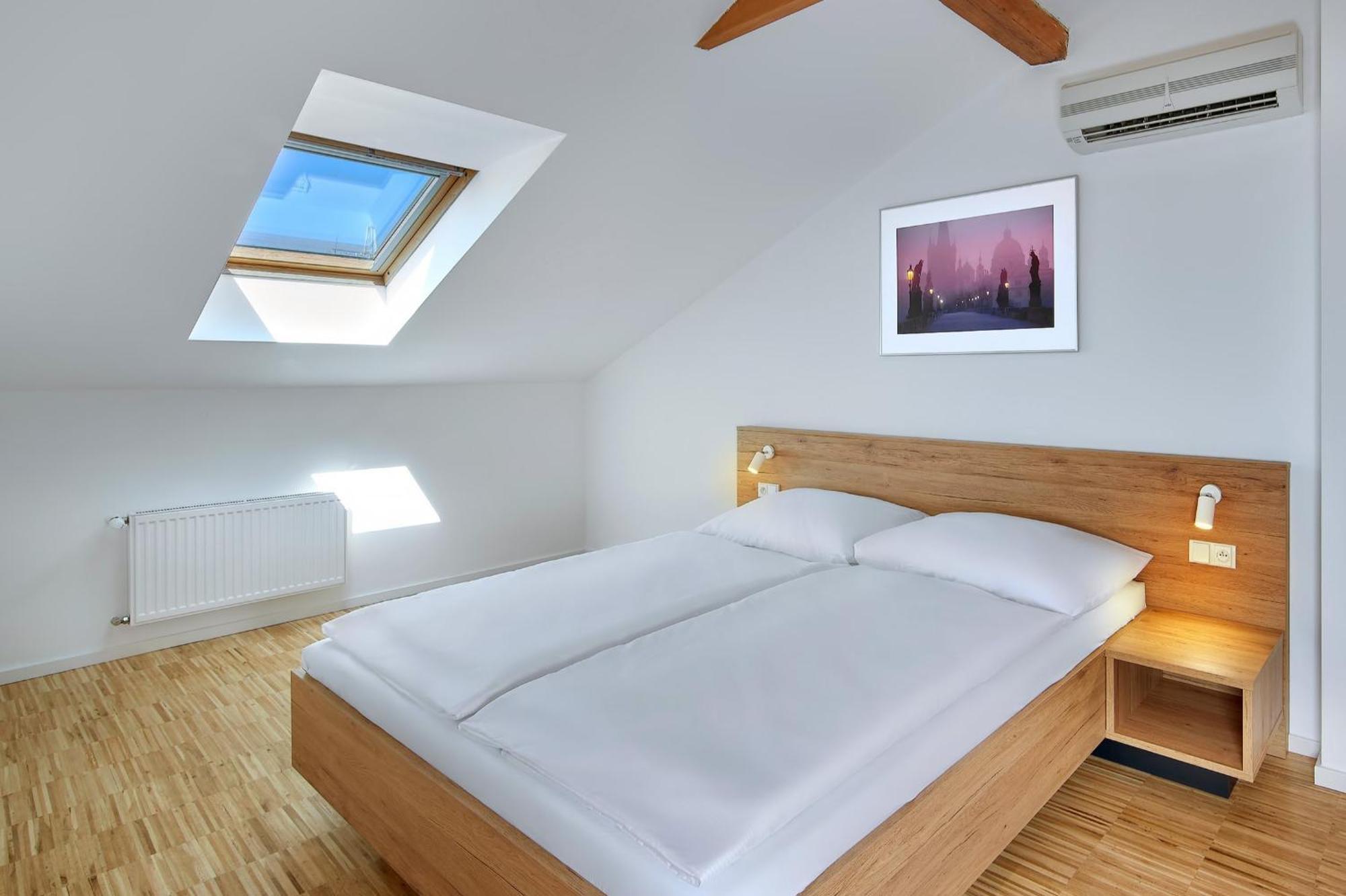 Downtown Suites Kodanska Прага Екстер'єр фото