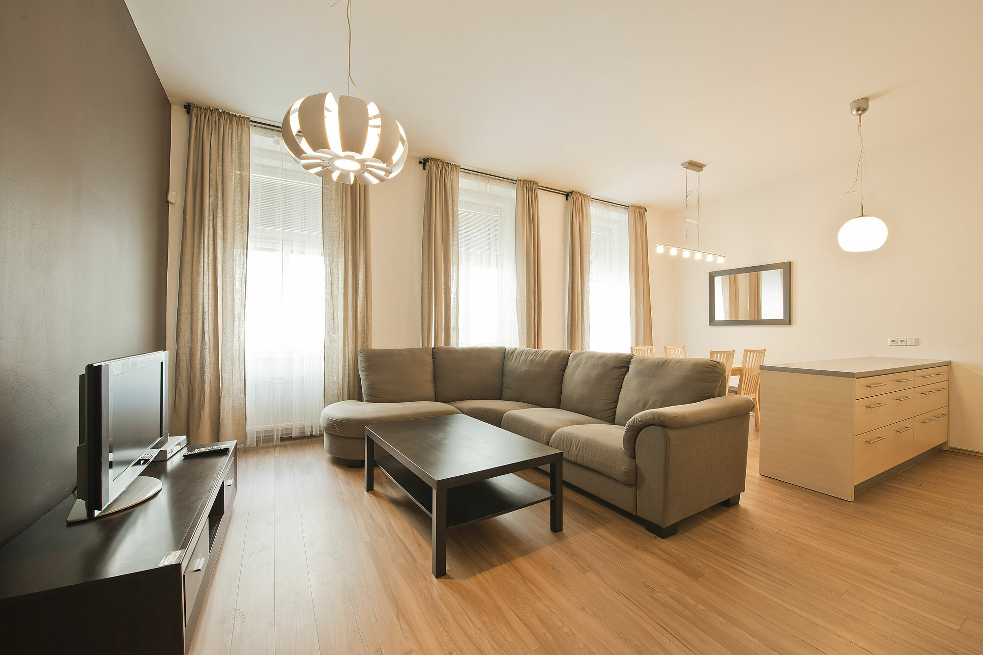 Downtown Suites Kodanska Прага Екстер'єр фото