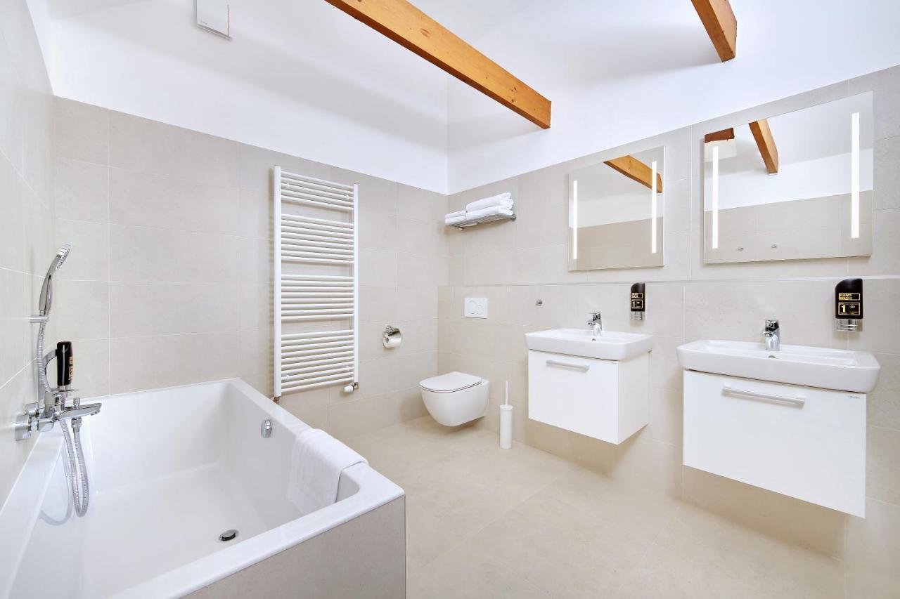 Downtown Suites Kodanska Прага Екстер'єр фото